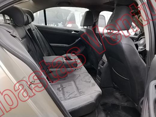 VOLKSWAGEN JETTA MK VI 2014, foto 13 de 19