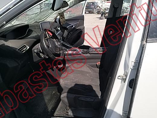 PEUGEOT 3008 2021, foto 17 de 19