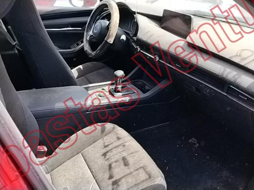 MAZDA 3 2024, foto 12 de 19