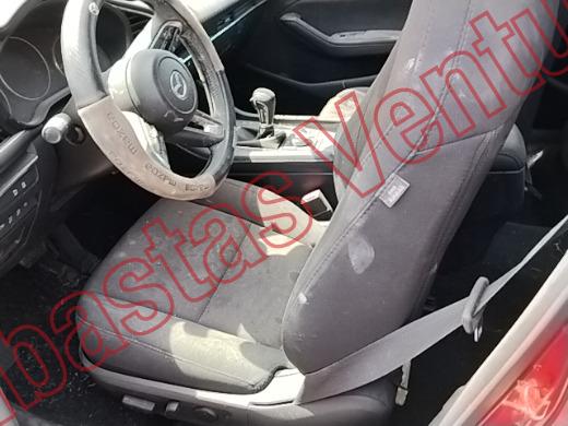 MAZDA 3 2024, foto 17 de 19