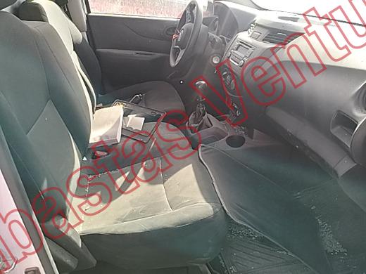 NISSAN NP300 2024, foto 12 de 19