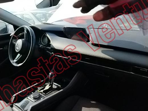 MAZDA MAZDA 3 2021, foto 14 de 19