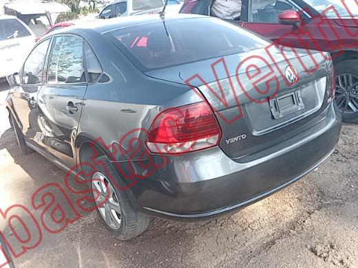 VOLKSWAGEN VENTO 2015, foto 7 de 19