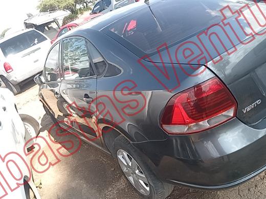 VOLKSWAGEN VENTO 2015, foto 8 de 19