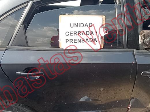VOLKSWAGEN VENTO 2015, foto 13 de 19