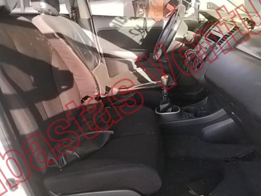 NISSAN TIIDA 2013, foto 12 de 19