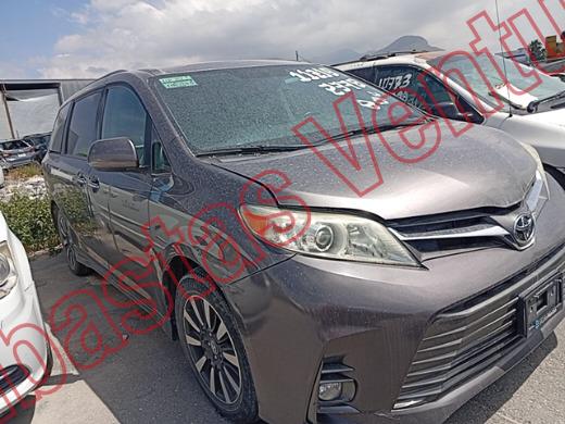 TOYOTA SIENNA 2019, foto 4 de 19