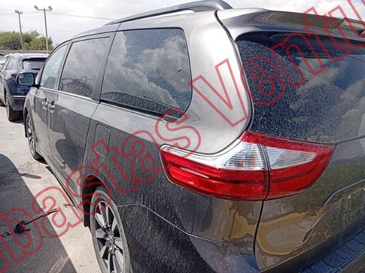 TOYOTA SIENNA 2019, foto 7 de 19