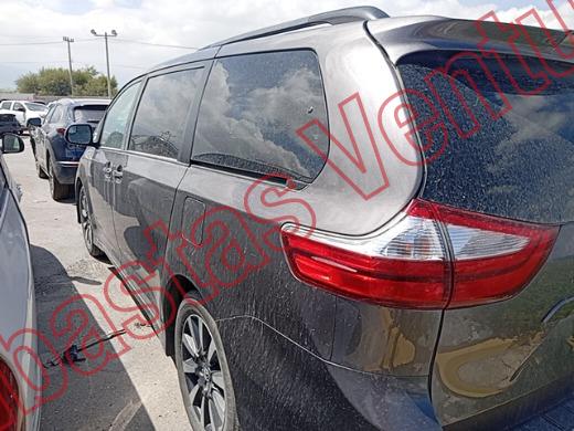 TOYOTA SIENNA 2019, foto 8 de 19