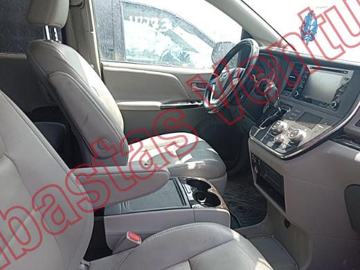 TOYOTA SIENNA 2019, foto 12 de 19