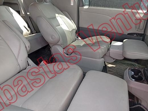 TOYOTA SIENNA 2019, foto 13 de 19