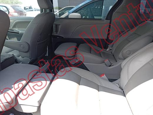 TOYOTA SIENNA 2019, foto 16 de 19