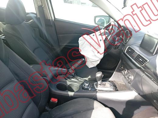 MAZDA MAZDA 3 2015, foto 12 de 19