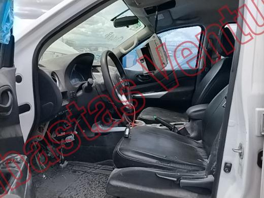 NISSAN FRONTIER 2021, foto 17 de 19