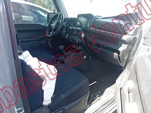 SUZUKI JIMNY 2025, foto 12 de 19
