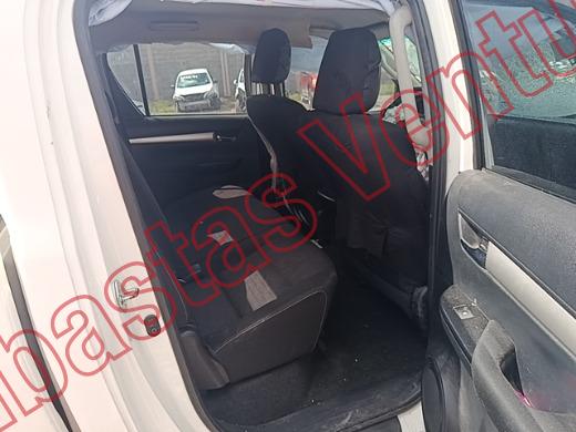 TOYOTA HILUX 2024, foto 13 de 19