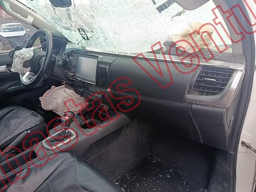 TOYOTA HILUX 2024, foto 14 de 19