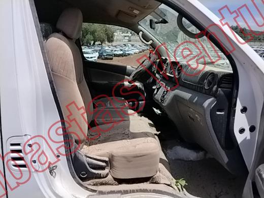 NISSAN URVAN 2018, foto 12 de 19