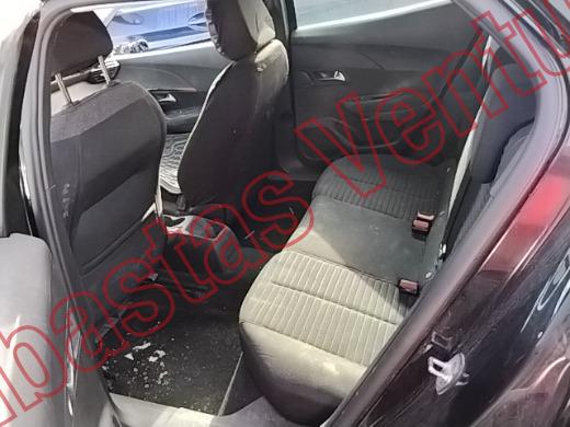 PEUGEOT 2008 2023, foto 16 de 19