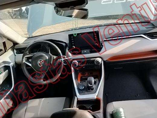 TOYOTA RAV4 2021, foto 14 de 19