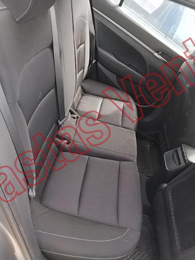 HYUNDAI ELANTRA 2018, foto 13 de 19