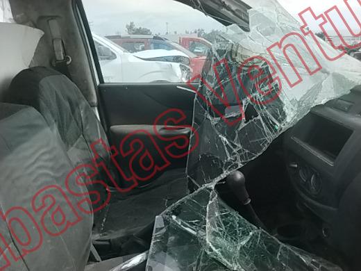 NISSAN NP300 2020, foto 12 de 19